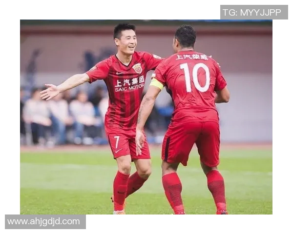 海港险遭重创相马勇纪头球击中立柱错失良机